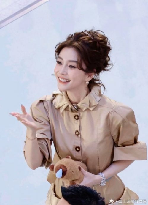 解封后首次公开会粉丝 Angelababy当场泪崩