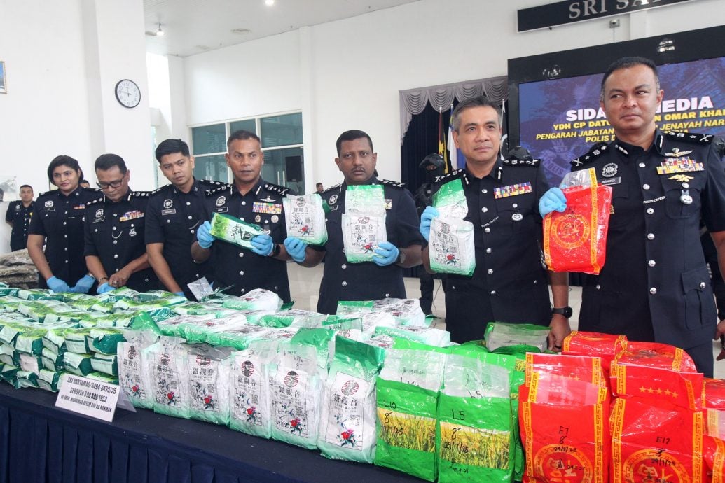 警方放长线钓大鱼一举缉获千万毒品