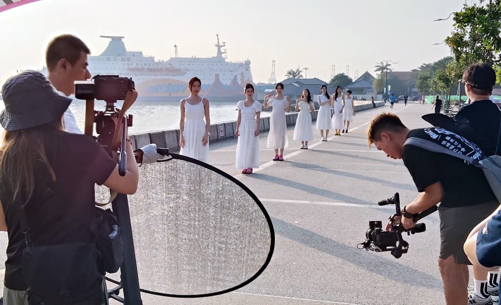 请上网（大北马）香港小姐槟取景 想美食吃透透