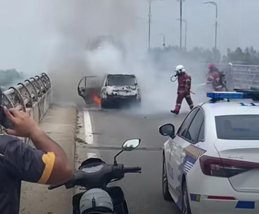 请签发-大都会/瓜雪大桥火烧金龙鱼，司机吉人天相／2图