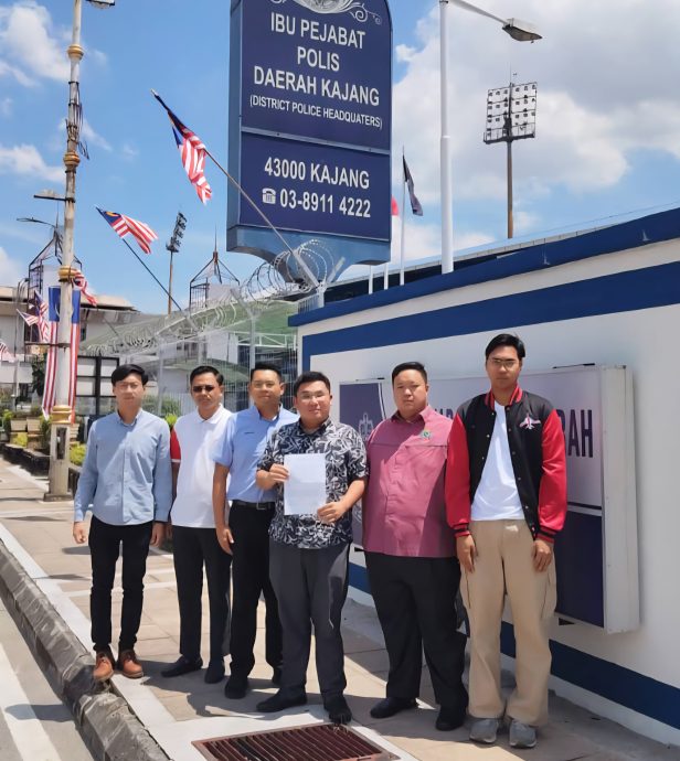 请签发-大都会/雪社青报警查阿克马/1图