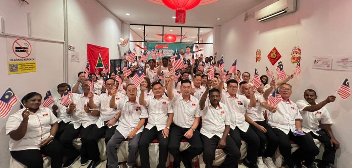 请签发（大北马）民政党巴东色海及居林万拉峇鲁联合区部代表大会，一致通过支持黄佳祯在来届大选国州兼打