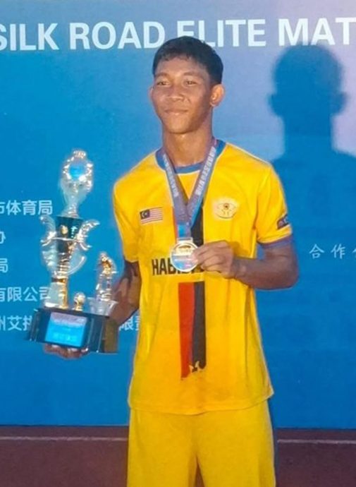 请签发（大北马）金牛足球俱乐部在奥克力杯海丝青少年足球精英赛，摘冠