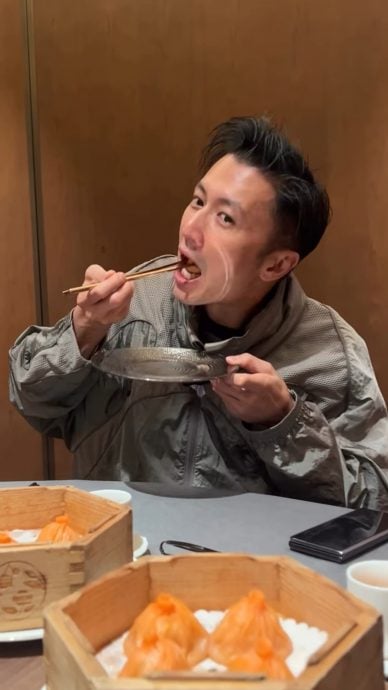 谢霆锋合体双亲吃生日餐 谢贤“坐镇”秒变乖乖仔