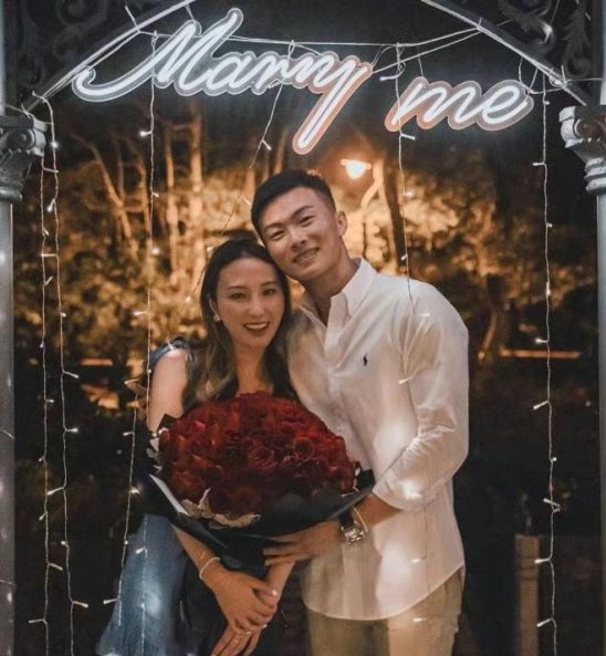 赌王千金何超云惊爆分手 清空消防员未婚夫合照