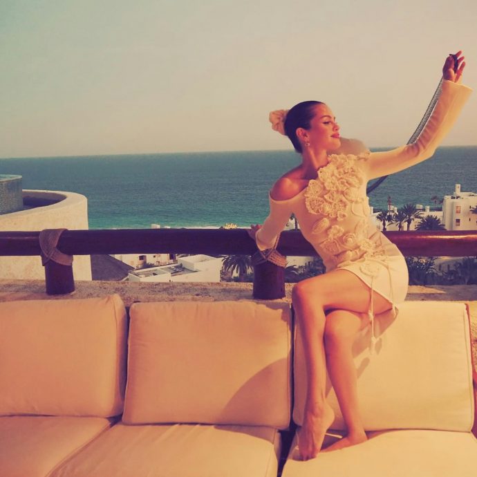  赛琳娜戈梅兹传9月出嫁 穿头纱办告别单身派对