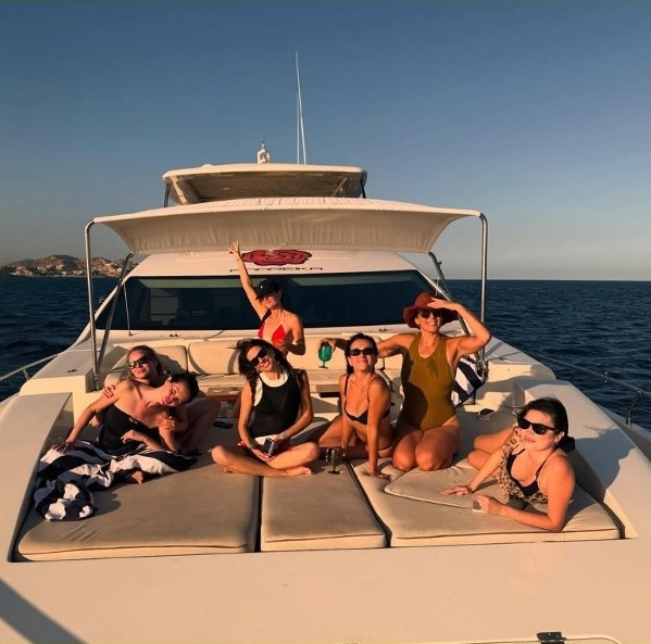  赛琳娜戈梅兹传9月出嫁 穿头纱办告别单身派对