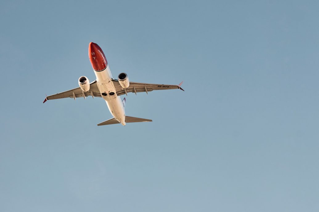 载181人刚起飞惊传爆炸声 波音737急返航迫降