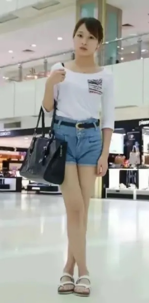 送新车当大女儿嫁妆 李连杰被网嫌“太抠”