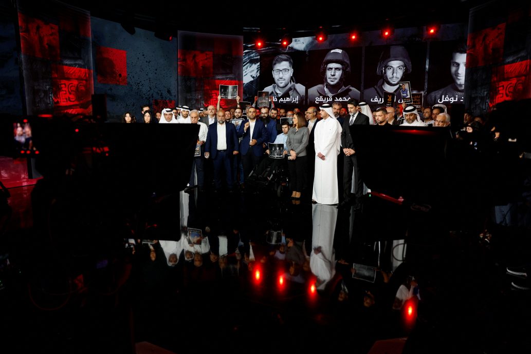 遭以军空袭丧生半岛电视台记者出殡　多国谴责以色列　民众示威