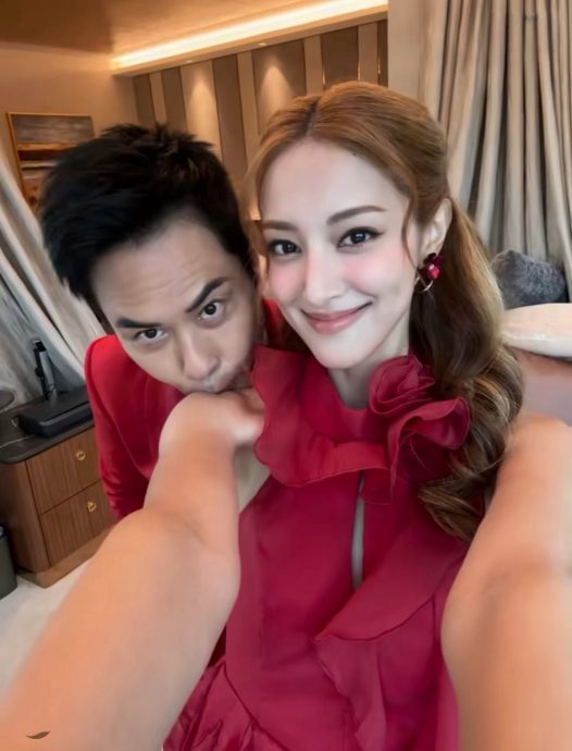 郑嘉颖大马庆56岁生日 陈凯琳甜蜜制造惊喜