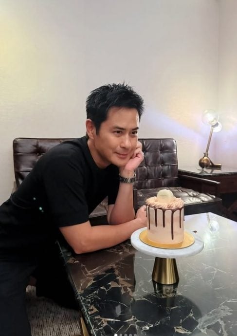 郑嘉颖安排儿子读母校 父子游新加坡竟零合照