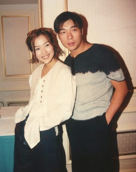 郑秀文许志安结婚12年 庆生放闪超甜视频流出