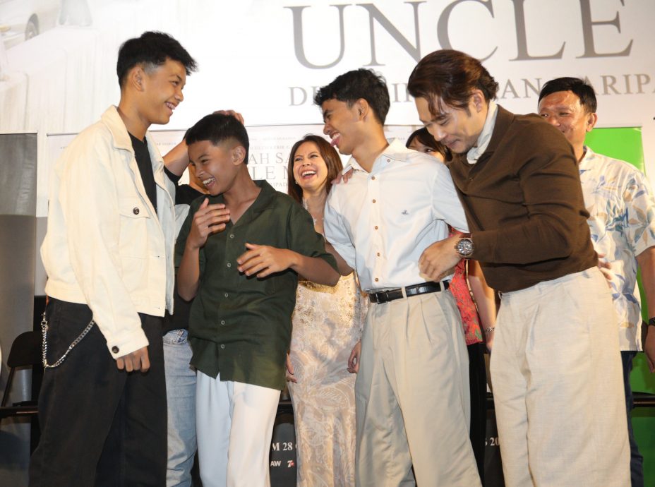 郑金发增重7.5公斤演大叔 陈俐杏看首映哭红双眼