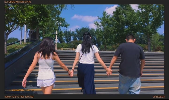  郭羡妮一家三口游北京　粉碎婚姻亮红灯传言