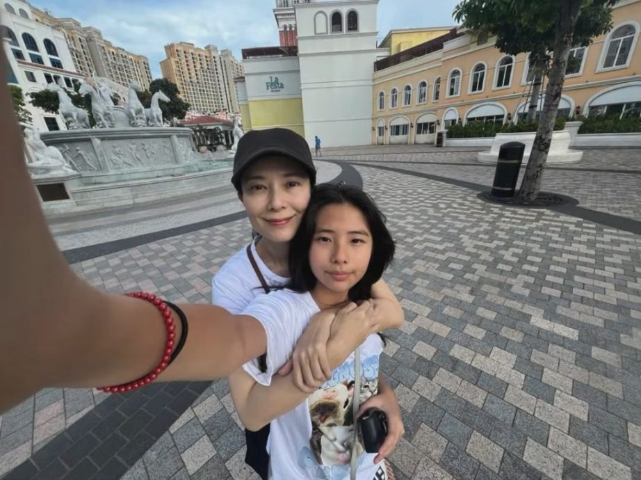  郭羡妮一家三口游北京　粉碎婚姻亮红灯传言