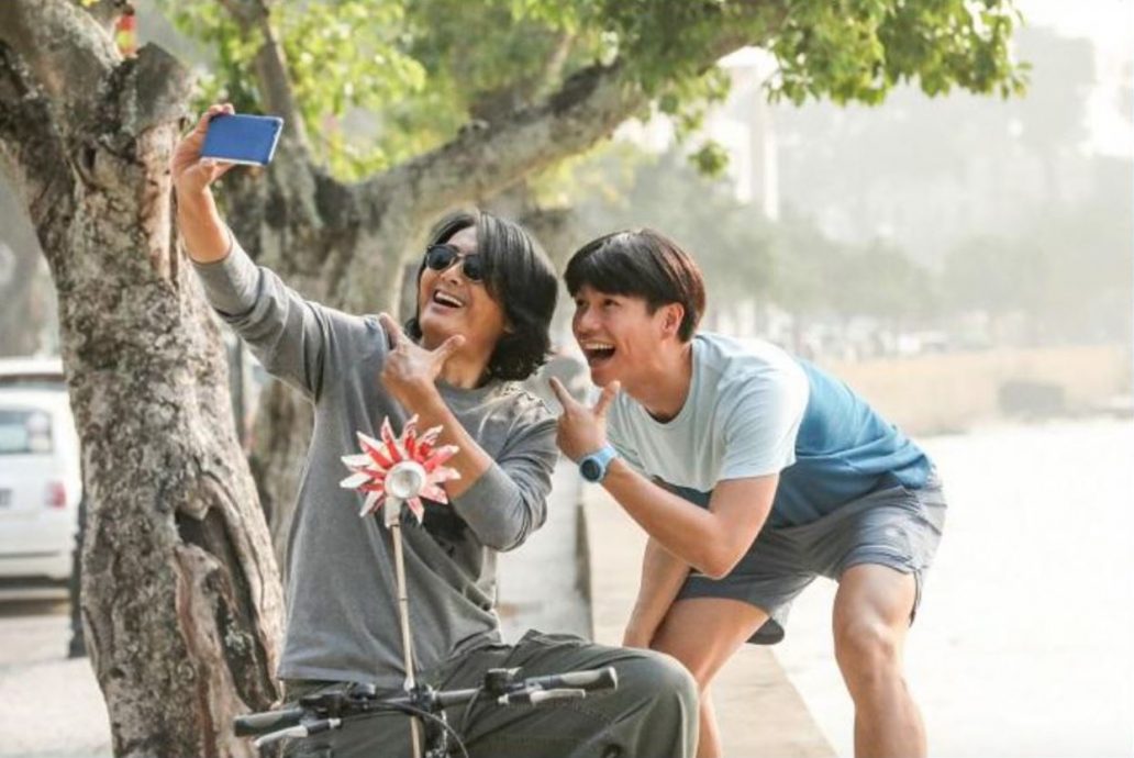 酸民质疑柯炜林患癌想拿奖 廖子妤爆粗留言网民狂按赞