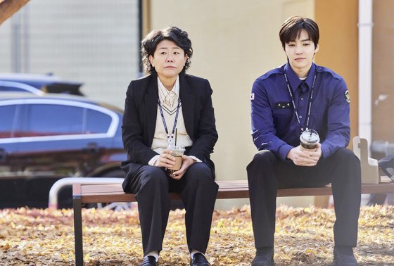 阿仁／《她的日与夜》在年龄裂缝中寻找自我