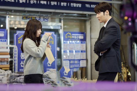 阿仁／《她的日与夜》在年龄裂缝中寻找自我