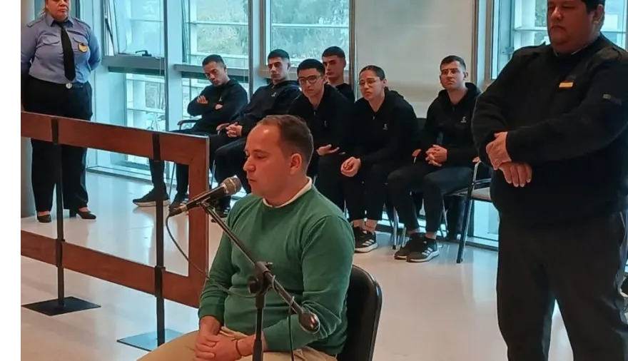 阿根廷警长婚礼“征用”囚犯做侍应 滥用职权被判15个月