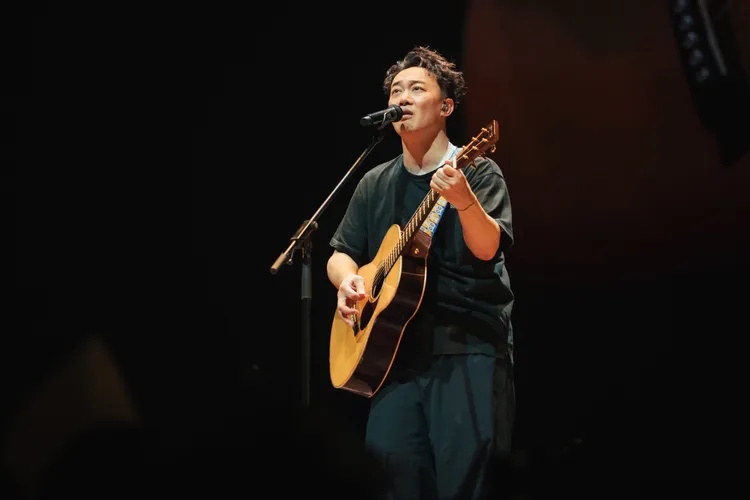 陈奕迅巡演最终场落幕 喜喊：我可以停药了！
