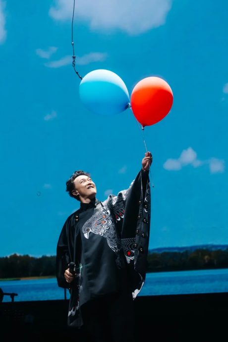 陈奕迅巡演最终场落幕 喜喊：我可以停药了！