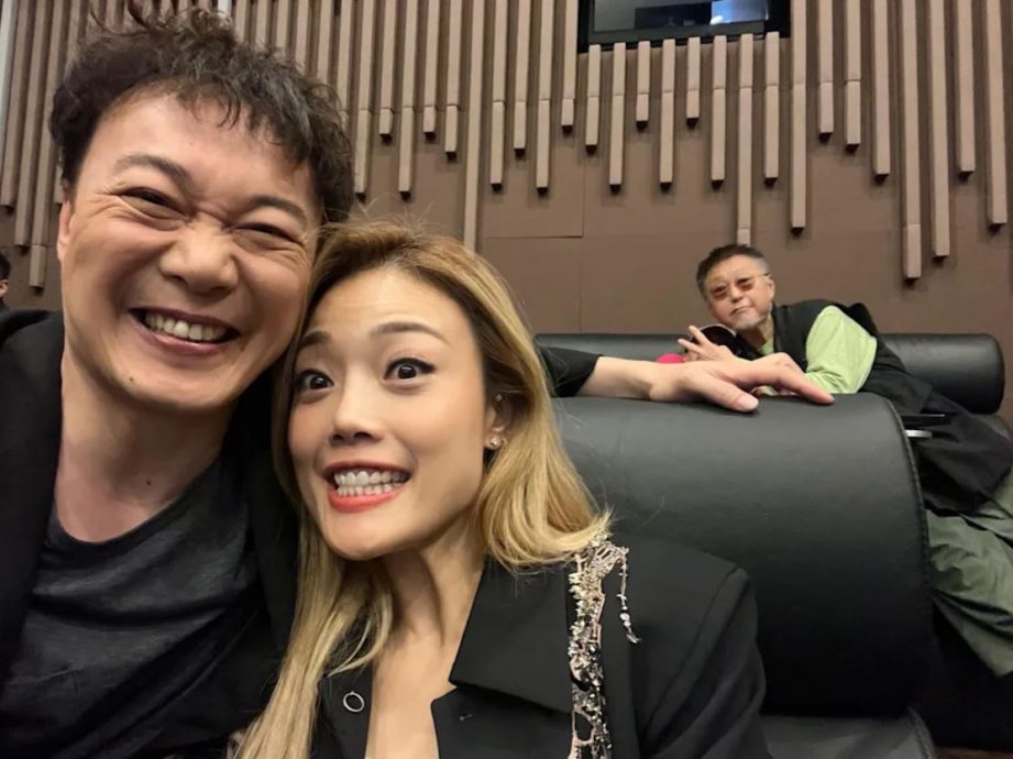 陈奕迅邀星友聚首看纪录片 ​合照阵容网叹港乐黄金时代