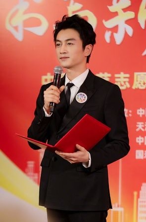 陈晓离婚半年惊传秘密领证　毛晓彤火速辟谣：从未在一起！