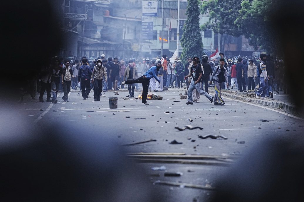 雅加达爆示威抗议国会议员增房屋津贴