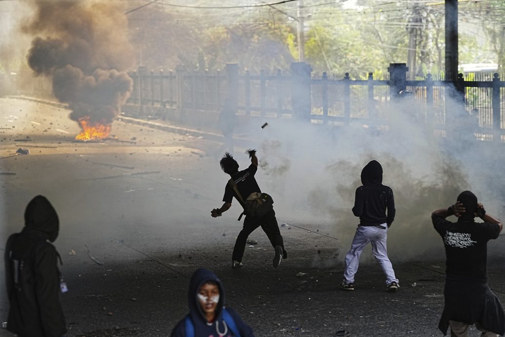 雅加达爆示威抗议国会议员增房屋津贴