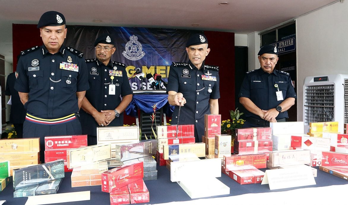 雪警方破1345万走私烟案 2走私犯关税法令下被控