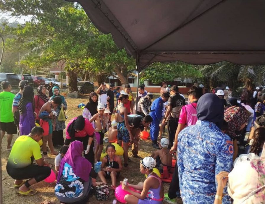 霹昔加里七湾海滩游泳公开赛 约40参赛者遭水母螫伤