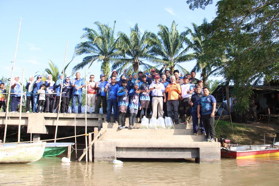 霹次季捕抓外来鱼 捕获4千公斤外来鱼