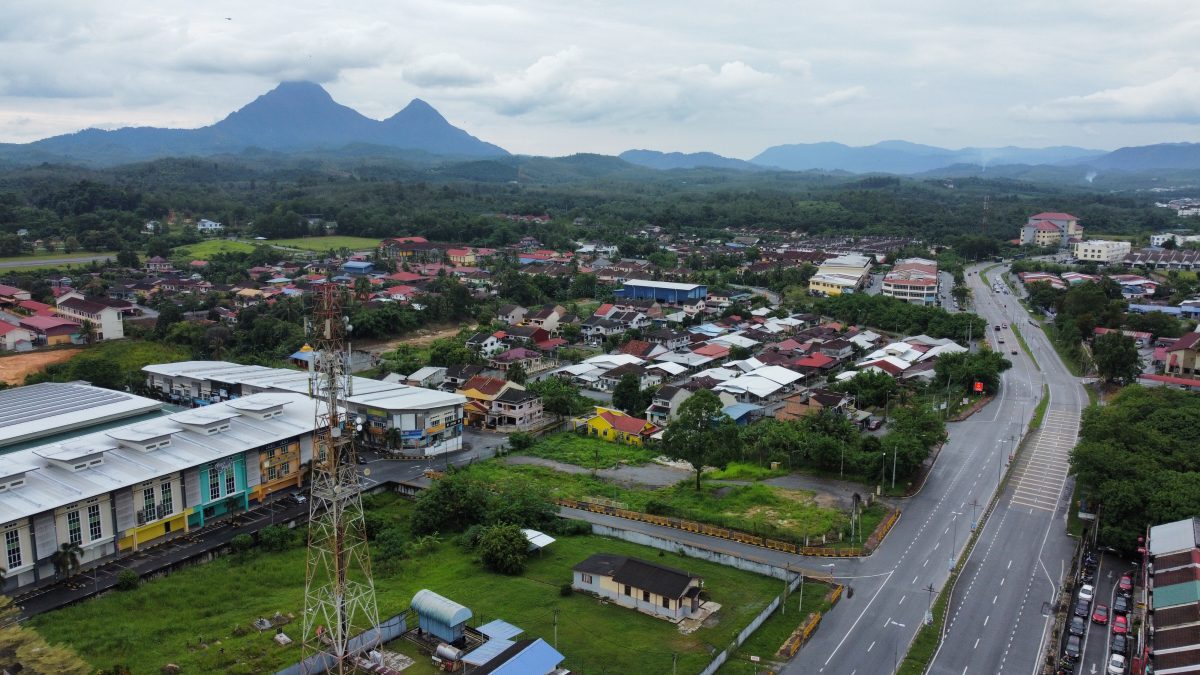 霹：5日见报／封底主文／东西大道（完结篇）︱提升工程如火如荼进行 霹政府盼重建东西大道