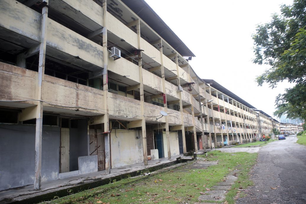 霹：请签网／封面主文／双溪巴里华大伟组屋重建 推出集房屋商业综合发展