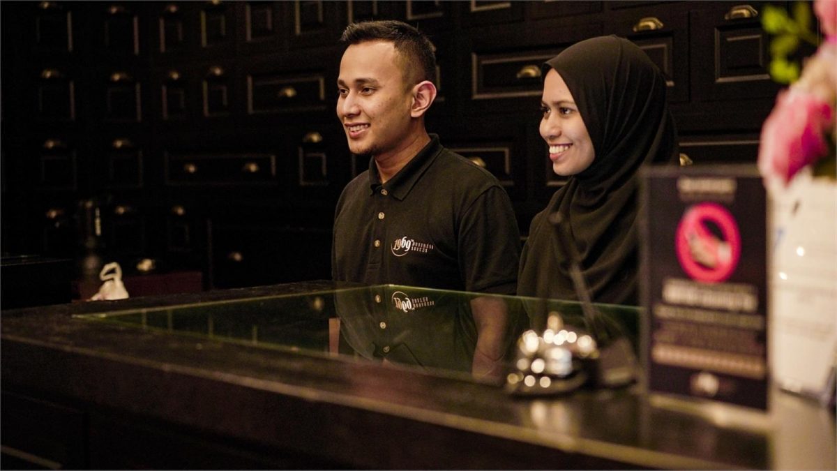 霹:请签网/封面主文/SST电费涨多重冲击 酒店旅店暂不起价忧赶客