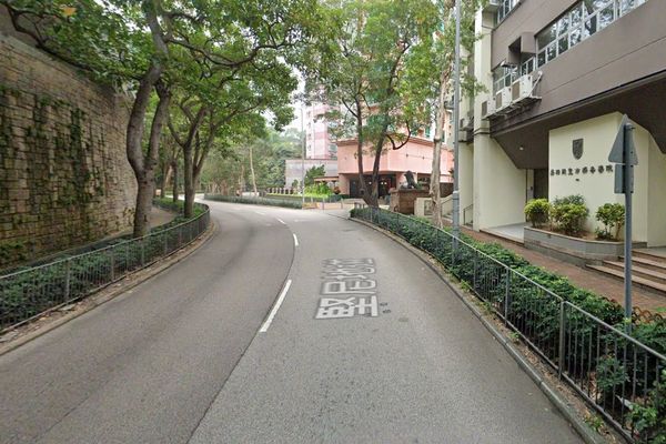 香港路边惊见“无头男尸”　竟是撞击整颗嵌入身体