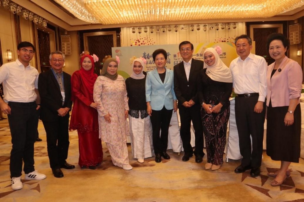 马中友协出席世界青年和平大会