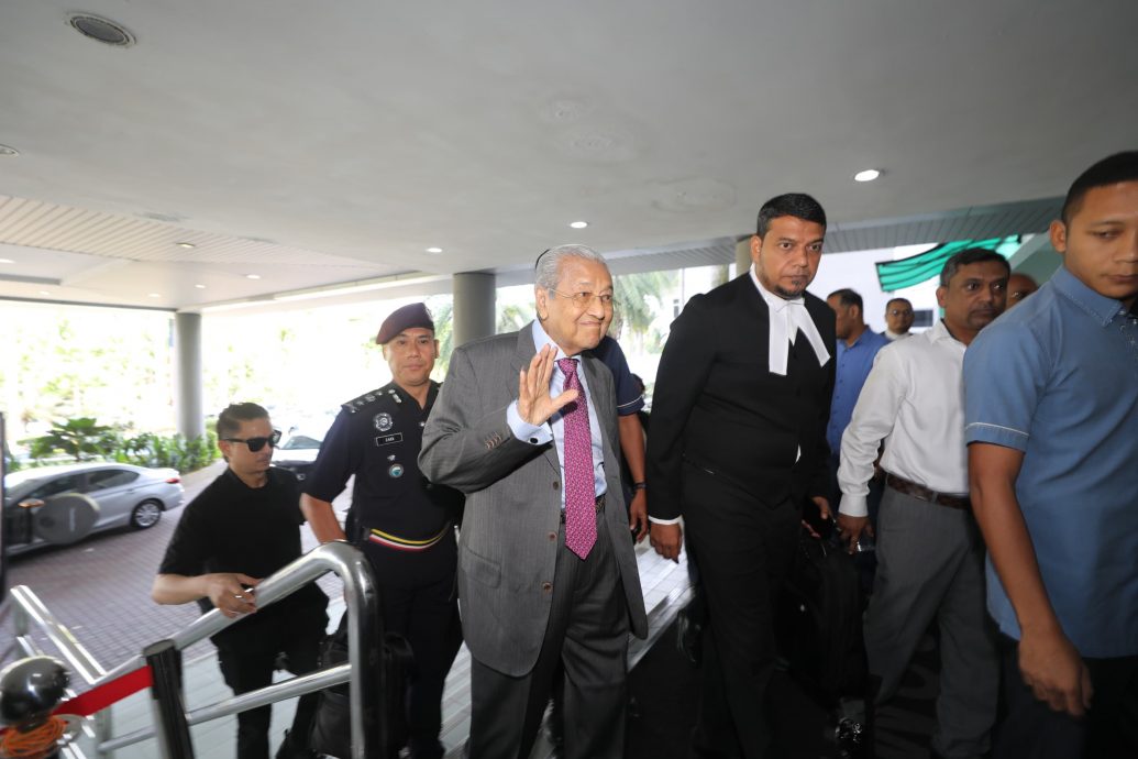 马哈迪诉安华诽谤案 延至10月21日开审