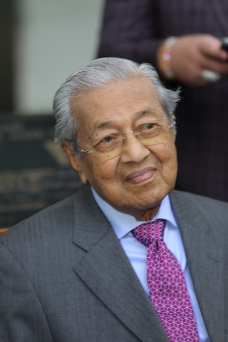 马哈迪诉安华诽谤案 延至10月21日开审