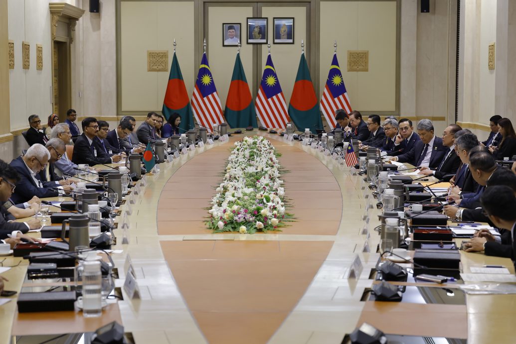 马孟签署8项备忘录及协议 涵盖国防能源高教清真合作