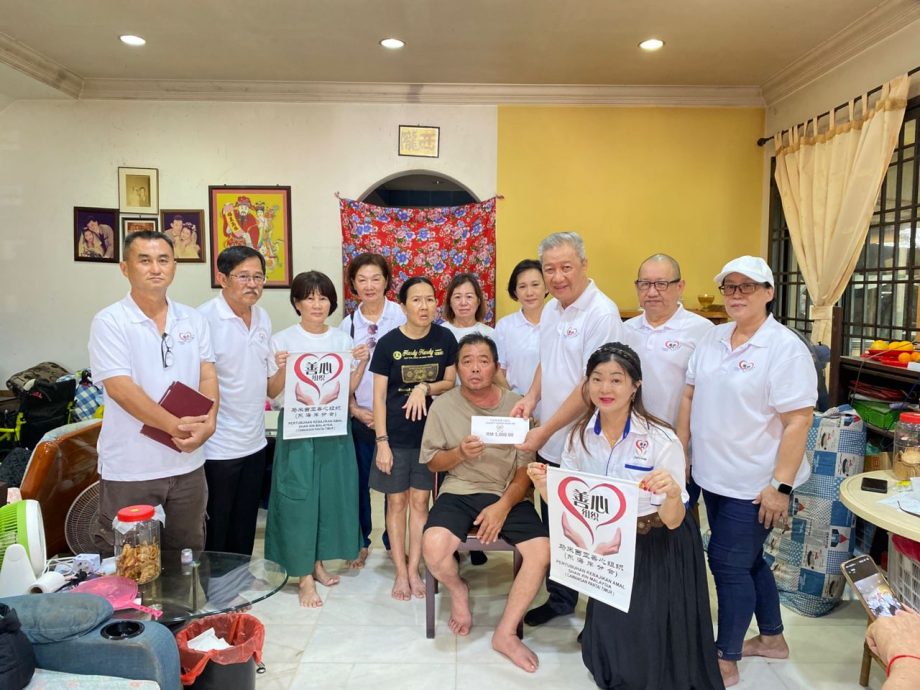 马来西亚善心组织捐助2病患1万令吉。