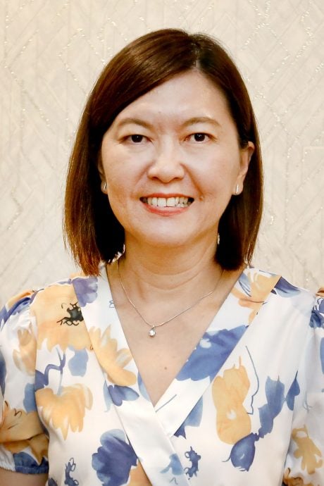 黄诗情：积极鼓励展爱国精神 “不强制商家挂国旗” 