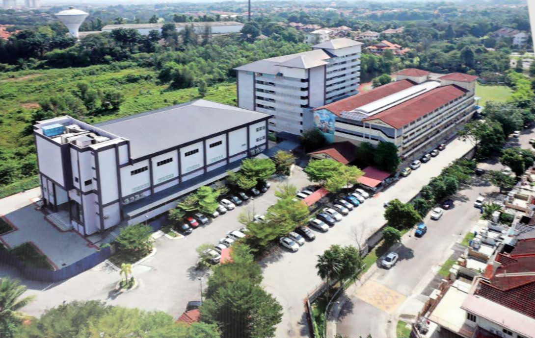 （11/8见报）大都会/《校园我董》巴生中华小学董事长黄奇仁