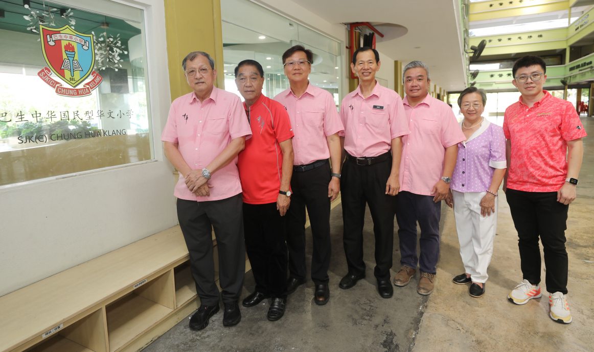 （11/8见报）大都会/《校园我董》巴生中华小学董事长黄奇仁