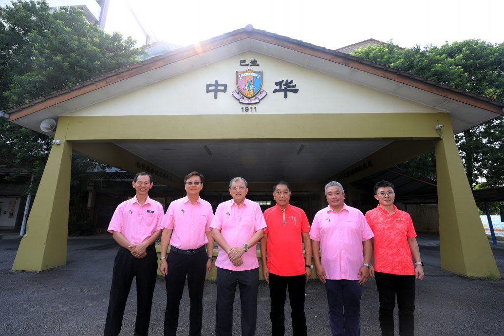 （11/8见报）大都会/《校园我董》巴生中华小学董事长黄奇仁