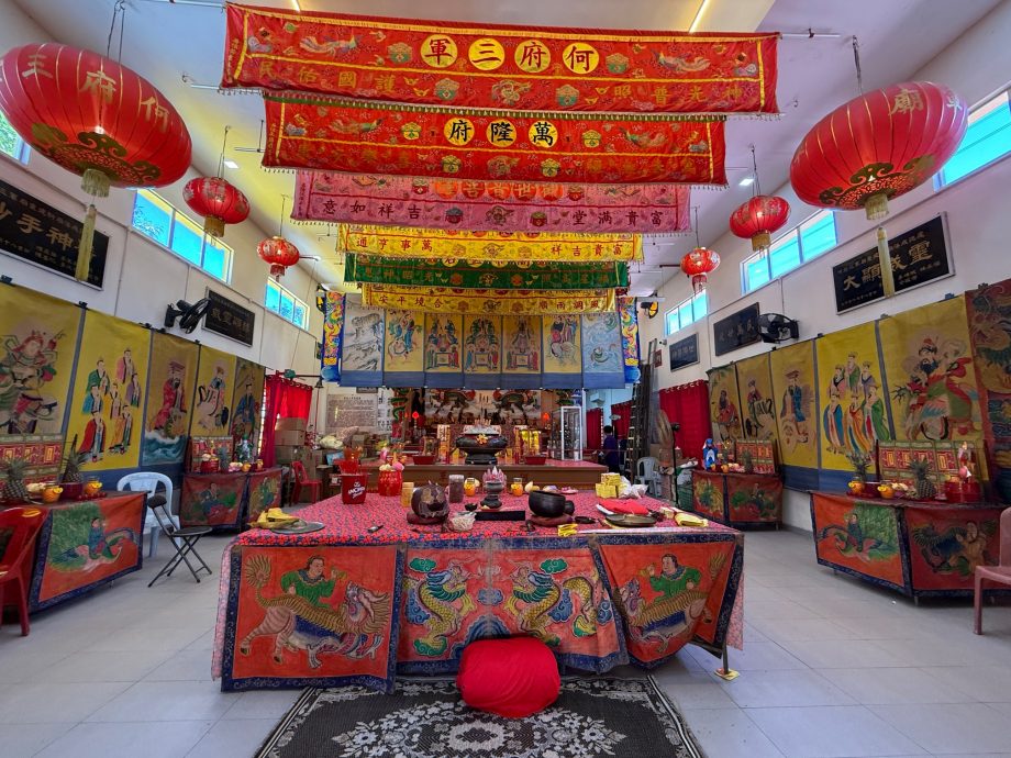 （12/8见报）大都会/异宗求同-何府三军庙