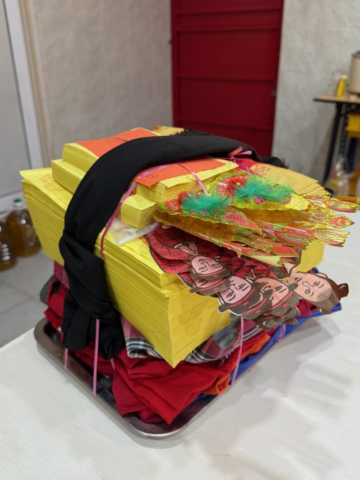 （12/8见报）大都会/异宗求同-何府三军庙