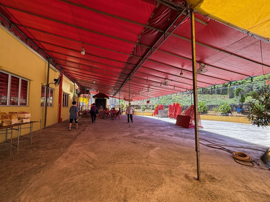 （12/8见报）大都会/异宗求同-何府三军庙