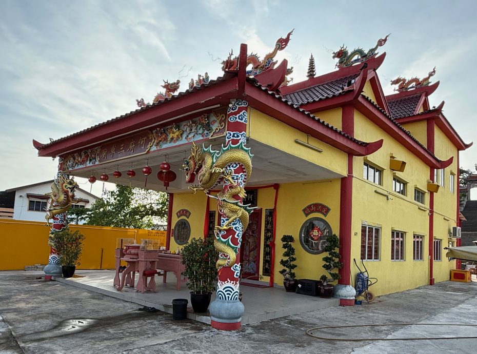 （12/8见报）大都会/异宗求同-何府三军庙